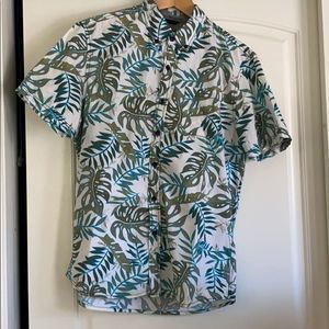 Tropical Print Men’s Button Down Shirt in Medium